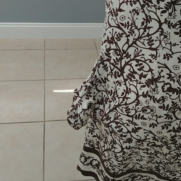 Dress - Picture 3 of 4